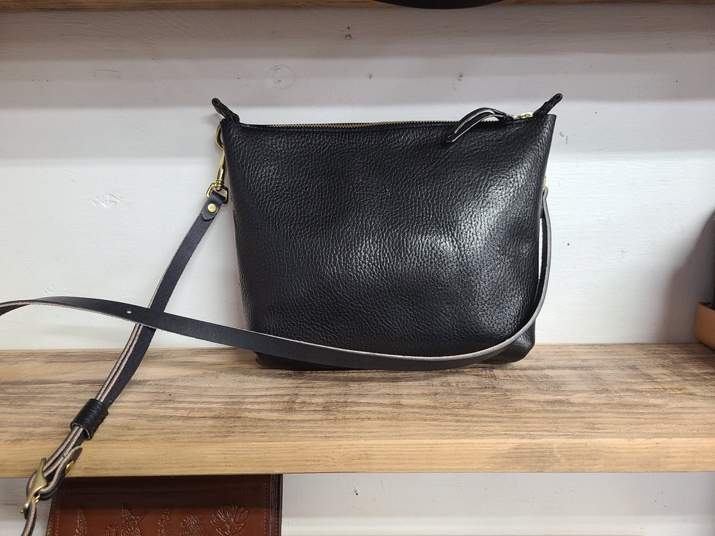 Mountain Purse in Pebbled Black